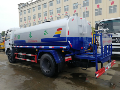 东风多利卡10方洒水车 一款多功能的市政抢险与环卫主力车型