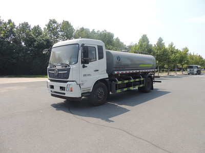 城市守护者 洒水车与环卫车的作用与价值